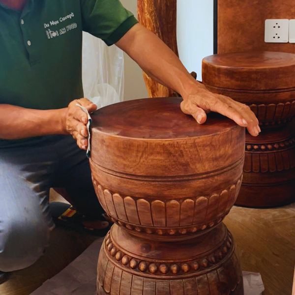 “Câu chuyện” về những chiếc đôn gỗ tại Me Saigon